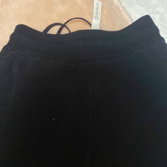 Lululemon scuba joggers!! - Picture 4 of 4
